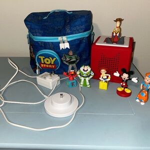 Toniebox 1 with 6 characters and carrying case